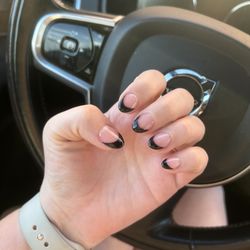 Q Nails and Spa - Perfect nails!