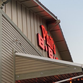 Phil's BBQ - Standing in line - Barbeque Near Me - San Diego, California