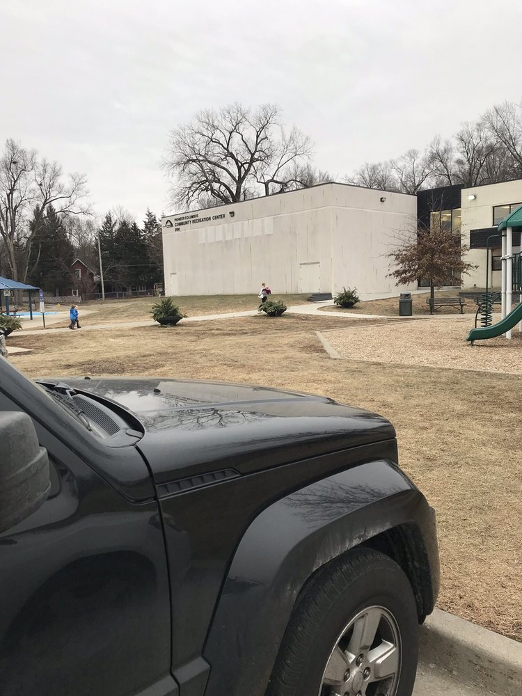 Pioneer Columbus Community Center - social services organization in Des Moines, IA