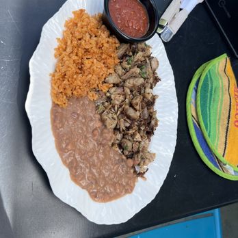 Fat Lou’s Cafe - Carnitas plate - Mexican Near Me - Walnut Grove, California Fat Lou’s Cafe - Carnitas plate - Mexican Near Me - Walnut Grove, California