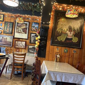 Rivera's - Seating area - Mexican Near Me - Long Beach, California