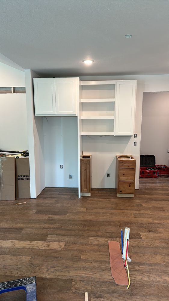 Slide of D’s Handyman Service