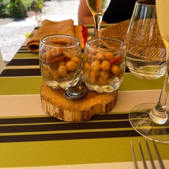 Auberge du Pas de Vent - Mise en bouche : salade de pois chiches - French Near Me - Pouillon, 40