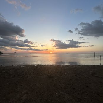 Sam's Beach Bar - Seafood Near Me - Hudson, Florida