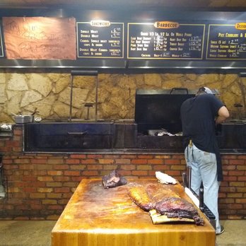 Black's BBQ - Barbeque Near Me - San Marcos, Texas