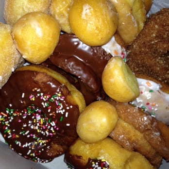Star Doughnuts - The donuts were amazingly delicious! I went early in the morning so I got them super FRESH! - Donuts Near Me - San Bernardino, California