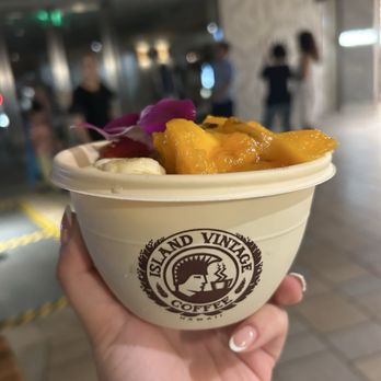 Island Vintage Coffee - Lilikoi Acai - Acai Bowls Near Me - Honolulu, Hawaii