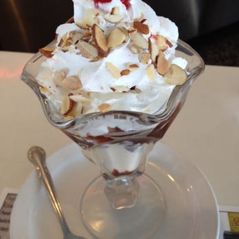 Ozzie's Diner - Gooey Ice Cream Sundae - Diners Near Me - Commerce, California Ozzie's Diner - Gooey Ice Cream Sundae - Diners Near Me - Commerce, California