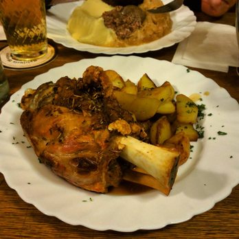 Apfelwein Wagner - Pork shank with potatoes - German Near Me - Frankfurt, HE