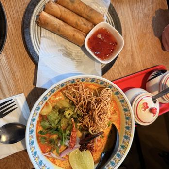 Miya - Khao Soi + Egg Rolls (v) - Thai Near Me - Altadena, California