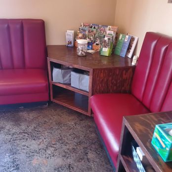 Pawz To Care - Sitting area - Veterinarians Near Me - Bernalillo, New Mexico