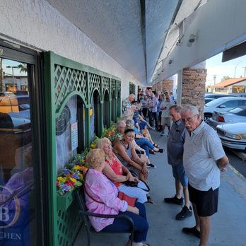 Zur Kate - Line to get in at 3:30 PM - German Near Me - Mesa, Arizona Zur Kate - Line to get in at 3:30 PM - German Near Me - Mesa, Arizona
