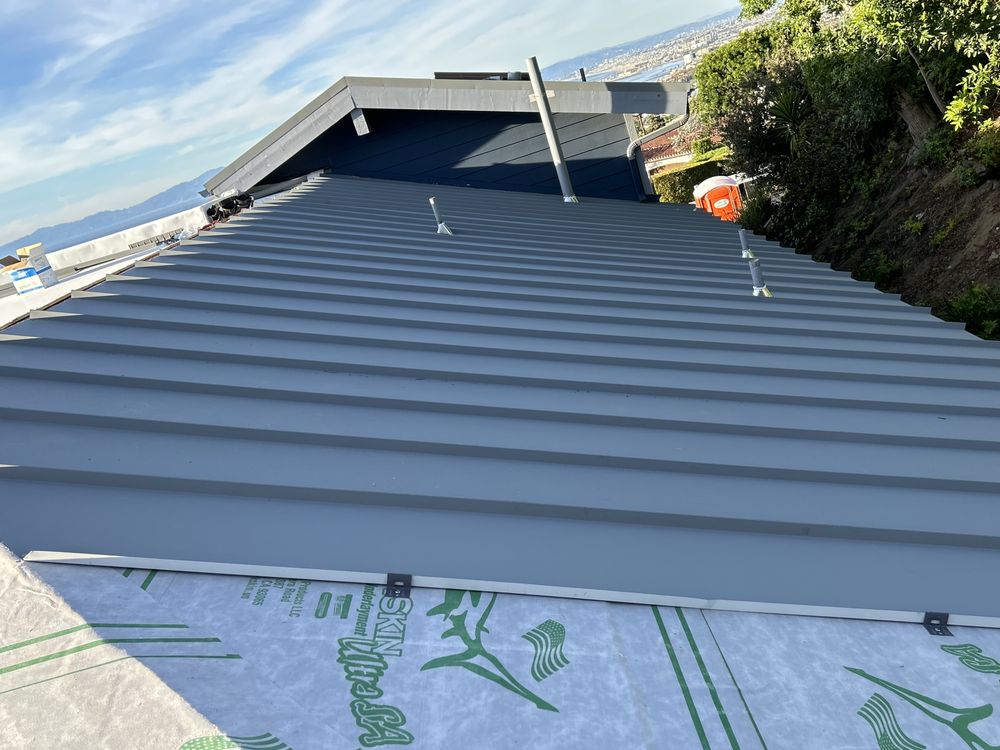 Slide of Geo' Metal And Gutters