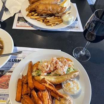 Bluenose II Restaurant - Lobster roll, fish & chips, house wine - Seafood Near Me - Halifax, Nova Scotia