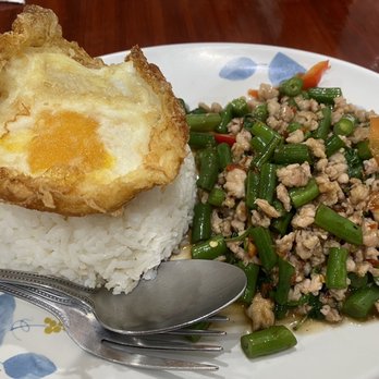 Ras Noodle - Basil with ground chicken and fried egg. So good - Thai Near Me - Los Angeles, California Ras Noodle - Basil with ground chicken and fried egg. So good - Thai Near Me - Los Angeles, California