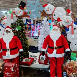 Lowe's Home Improvement - Christmas Decor