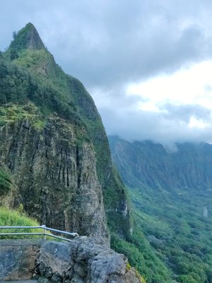 Nuʻuanu Pali State Wayside by null