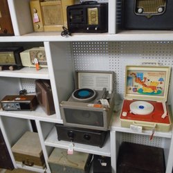 Stillwater Antiques - Radios & phonos - ho, hum.  Not sure the transistor Panasonic radio is really an antique!