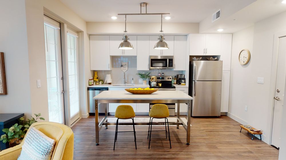 TRITON CAY APARTMENTS Updated August 2024 18 Photos 2220 W First