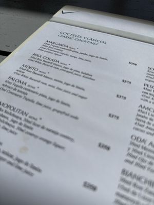 LA LAGUNA RESTAURANT AND LOUNGE by null