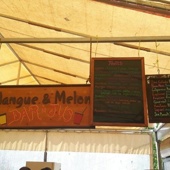Mangue & Melon - menus hanging from the ceiling - Juice Bars & Smoothies Near Me - Montreal, Quebec Mangue & Melon - menus hanging from the ceiling - Juice Bars & Smoothies Near Me - Montreal, Quebec