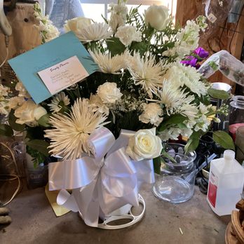 Simply Flowers - Florists Near Me - Moscow, Tennessee Simply Flowers - Florists Near Me - Moscow, Tennessee