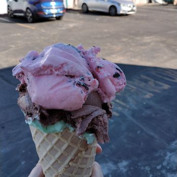 Oink's Ice Cream and Yogurt - Ice Cream & Frozen Yogurt Near Me - New Buffalo, Michigan