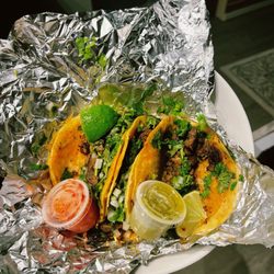 Tacos El Chilango Food Truck - Asada tacos x3