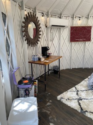 Lucky Arrow Retreat - Glamping Capital of Texas, USA ® Event Venue by null