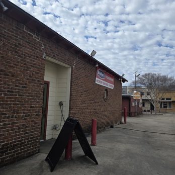 Babe's Chicken Dinner House - Walking up from the back parking lot - Chicken Shop Near Me - Roanoke, Texas
