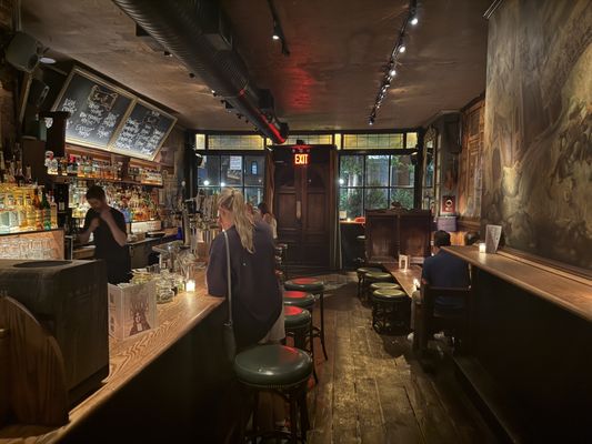 Swift Hibernian Lounge by null