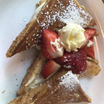 Le Peep Restaurant - American Near Me - Evanston, Illinois