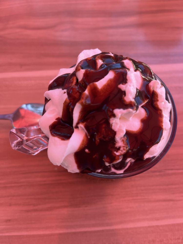 PINE HOUSE CAFE & TAVERN 9849 Sunrise Hwy, Mount Laguna, California