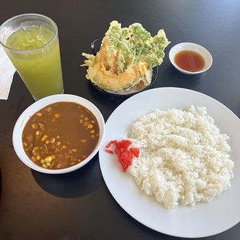 Ducks - Veggie Curry Rice& Veggie Tempura - Japanese Curry Near Me - San Gabriel, California