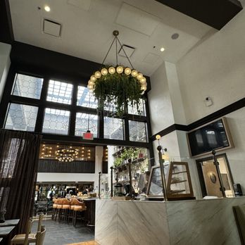 Café Fig - Atmosphere of the fig - Cafes Near Me - Los Angeles, California