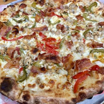 Da Legna x NOLO - 12 Inch Copp's Island Clams Casino - Pizza Near Me - New Haven, Connecticut Da Legna x NOLO - 12 Inch Copp's Island Clams Casino - Pizza Near Me - New Haven, Connecticut
