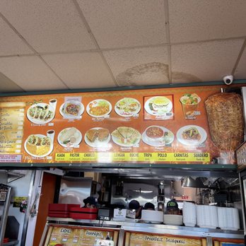 Tacos & Mariscos El Parque - Mexican Near Me - Gardena, California