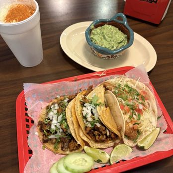 Gil Tacos Estilo Df - Campechano taco, al pastor taco, Fish Taco, esquite, Guacamole - Tacos Near Me - Indianapolis, Indiana