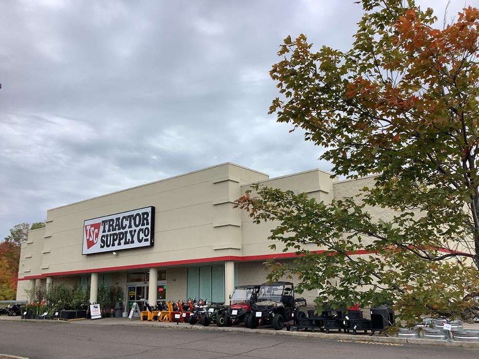 TRACTOR SUPPLY Updated August 2024 1701 Memorial Rd, Houghton