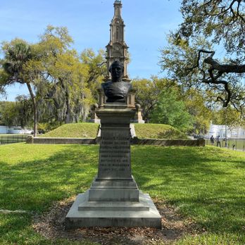 Forsyth Park - Many monuments here! - Parks Near Me - Savannah, Georgia Forsyth Park - Many monuments here! - Parks Near Me - Savannah, Georgia