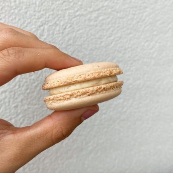 La Patisserie - Vanilla Macaron - Desserts Near Me - Austin, Texas
