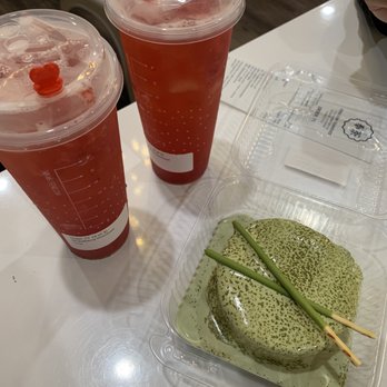 Feng Cha Teahouse - Strawberry overload and matcha soufflé - Desserts Near Me - Newark, California