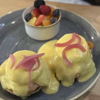 Bread & Roses - Smoked salmon Eggs Benedict - Breakfast & Brunch Near Me - Shelby Township, Michigan Bread & Roses - Smoked salmon Eggs Benedict - Breakfast & Brunch Near Me - Shelby Township, Michigan