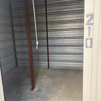 Miles & Myles Moving - Another storage cleaned for customer - Movers Near Me Miles & Myles Moving - Another storage cleaned for customer - Movers Near Me