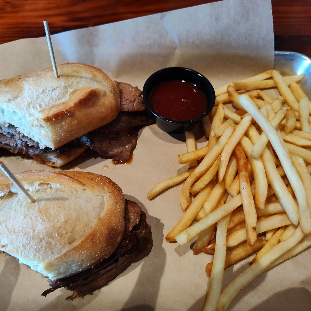 Kaweah Brewing Taproom and Restaurant - Tri-tip sandwich - New American Near Me - Visalia, California