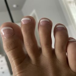 SUN NAILS SPA & LASH - Gel pedicure