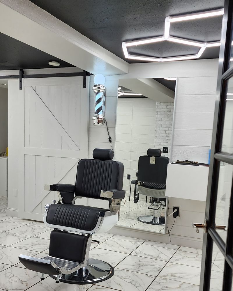 THE MANE CREATOR SMP 15 Photos 207 W Main St, Visalia, California