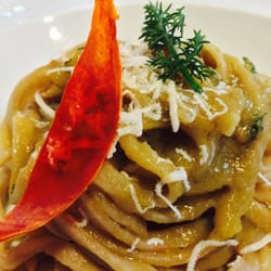 Locanda Tre Sorelle - Tagliatelle di farro, alici, pomodorino giallo e cacioricotta