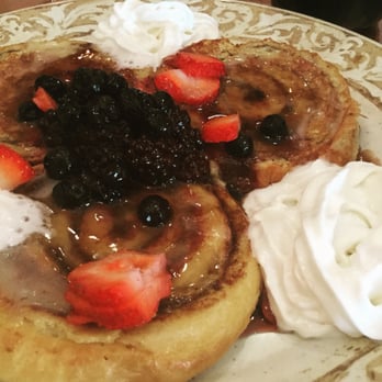 Another Broken Egg Cafe - Cinnamonbun French Toast - Breakfast & Brunch Near Me - Boca Raton, Florida