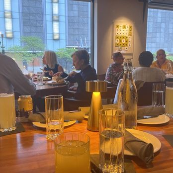 The Evie - Dining area - American Near Me - Chicago, Illinois